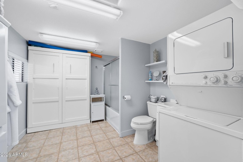 015__111 S Greenfield Rd unit 527