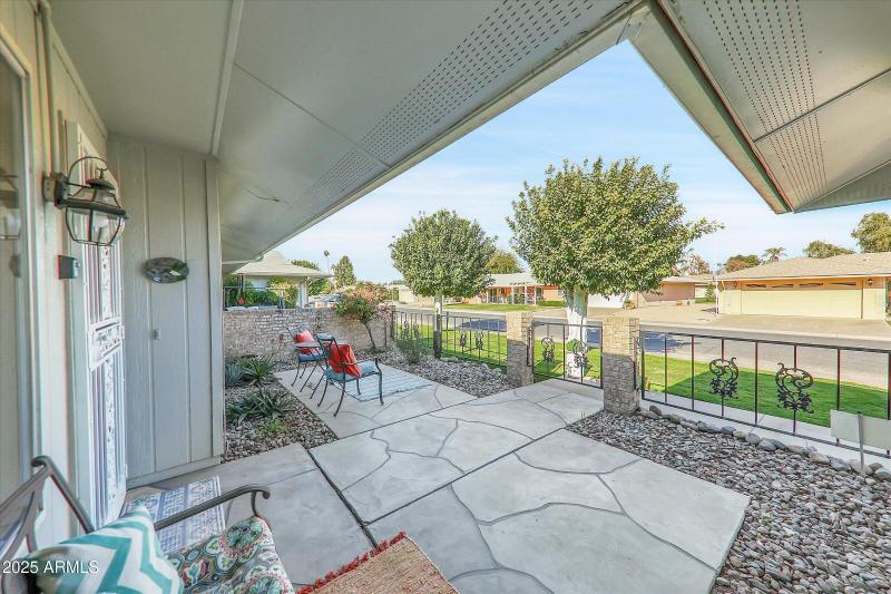 06-10825 W Caron Drive-6