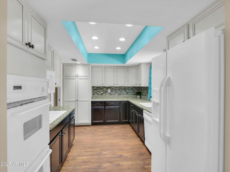 14-10825 W Caron Dr-10