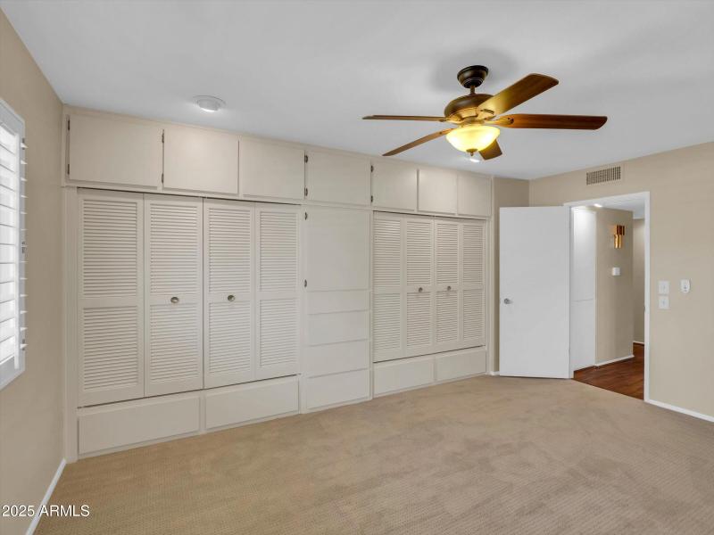 19-10825 W Caron Dr-15