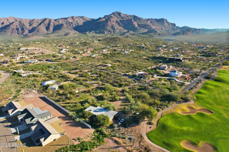 Property View, Golf and Mountain Views