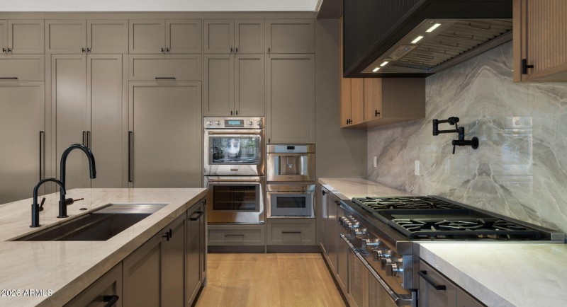 23-web-or-mls-Kitchen5