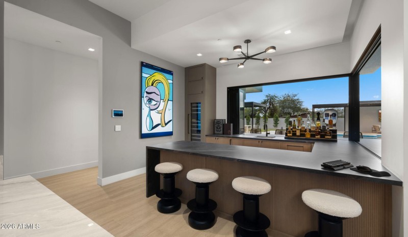 28-web-or-mls-Bar Space5