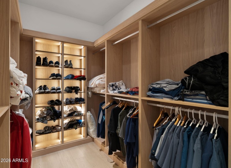 60-web-or-mls-Primary Bedroom14