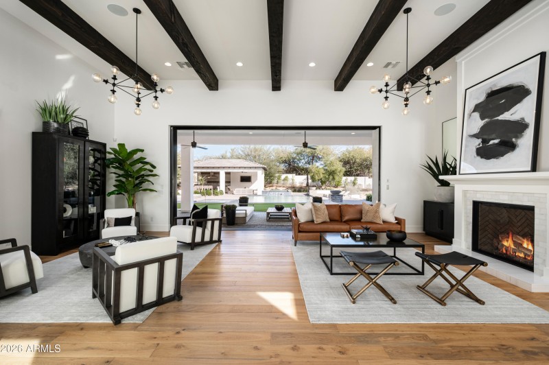 Expansive Automatic Pocket Door