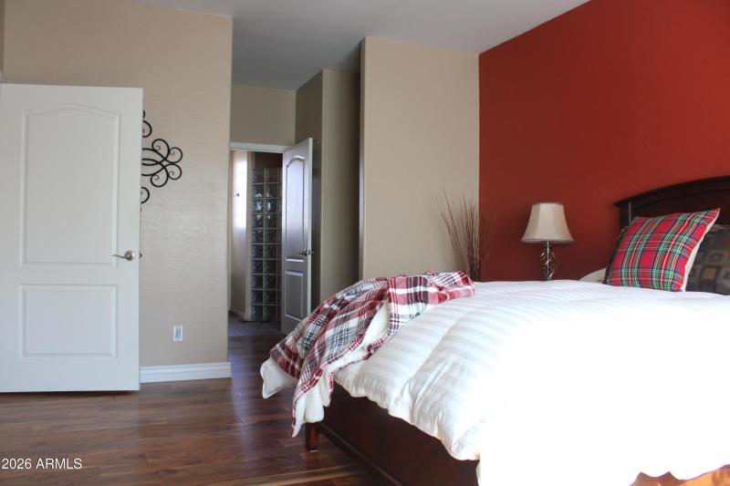 5575DA9C-56B1-48BF-9570-976037655236