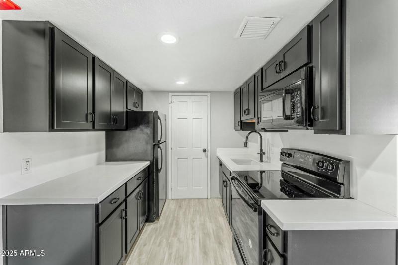 805 N 4th Ave 609 | The Embassy