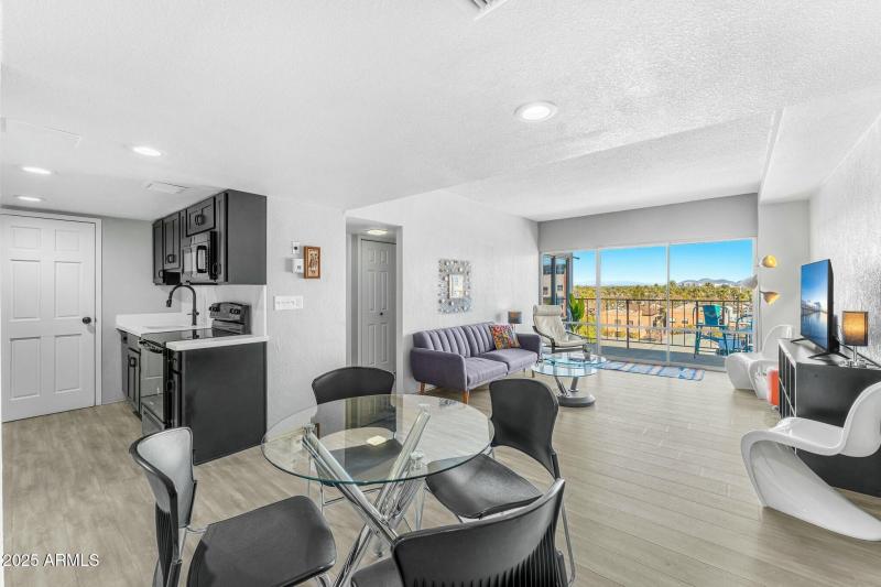 805 N 4th Ave 609 | The Embassy