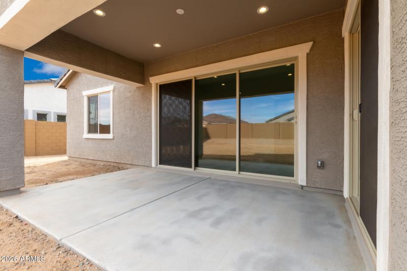 32 - Desert Hollow 15832