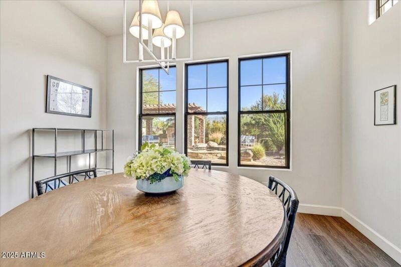 14-Casual Dining Sitting