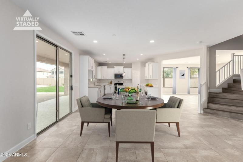 EAT-IN KITCHEN (VIRTUALLY STAGED)