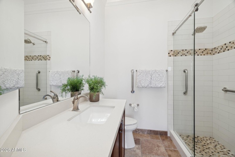 Ensuite 2nd bathroom