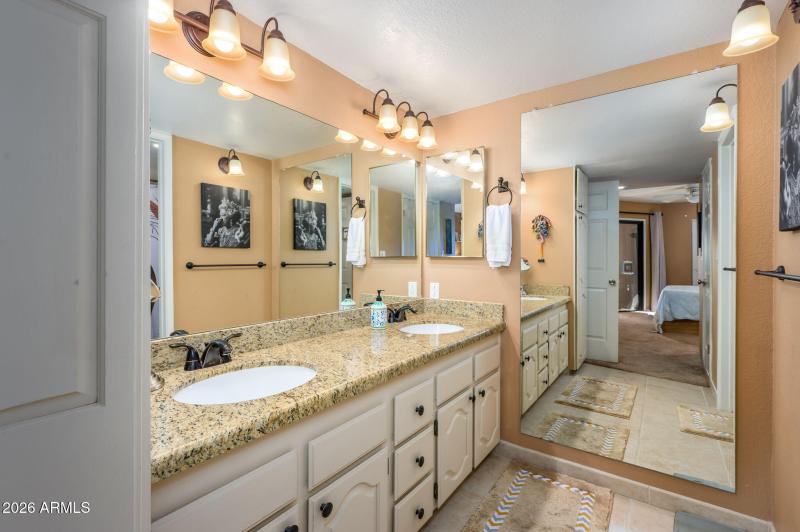 DOUBLE SINKS, GRANITE COUNTERTOPS