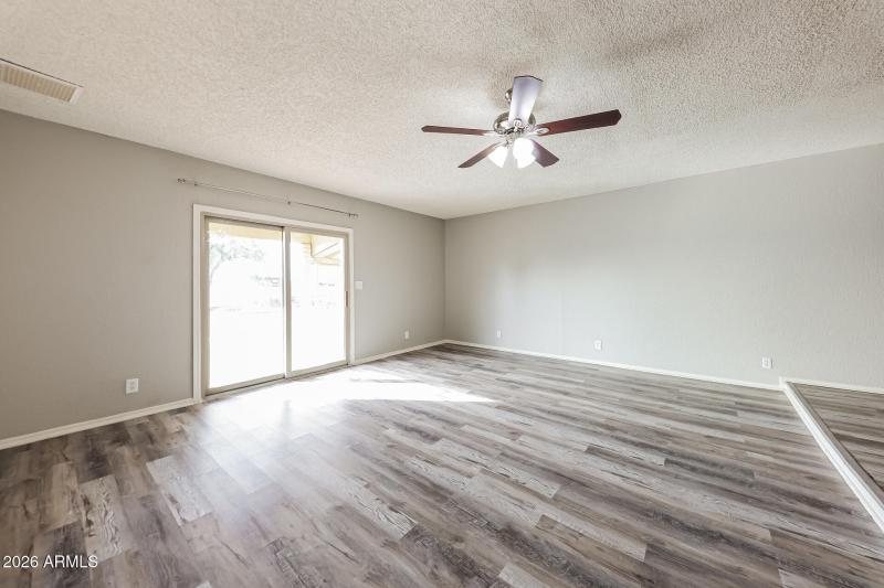 003-photo-living-room-15112918