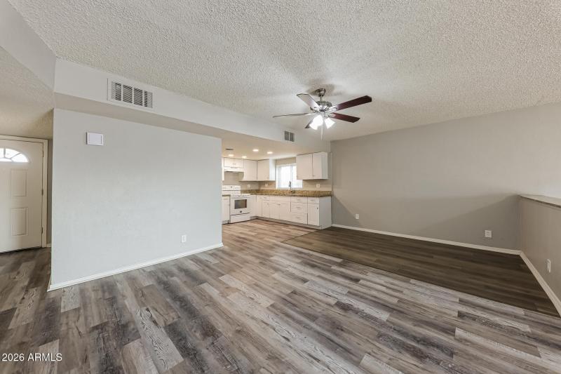 006-photo-living-room-15112933