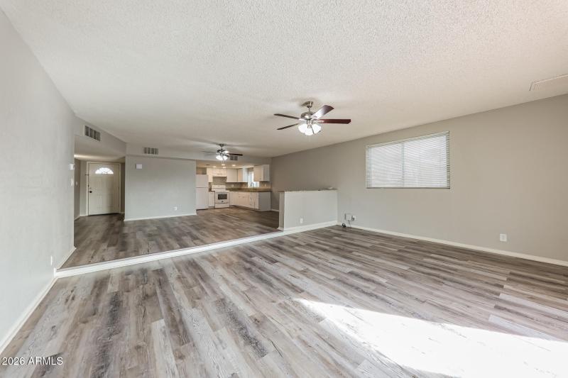 008-photo-living-room-15112935