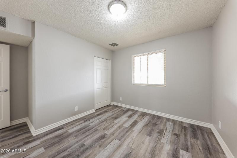 017-photo-bedroom-15112927