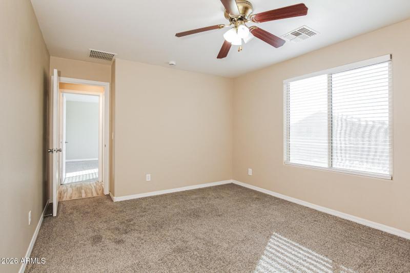 015-photo-bedroom-15036949