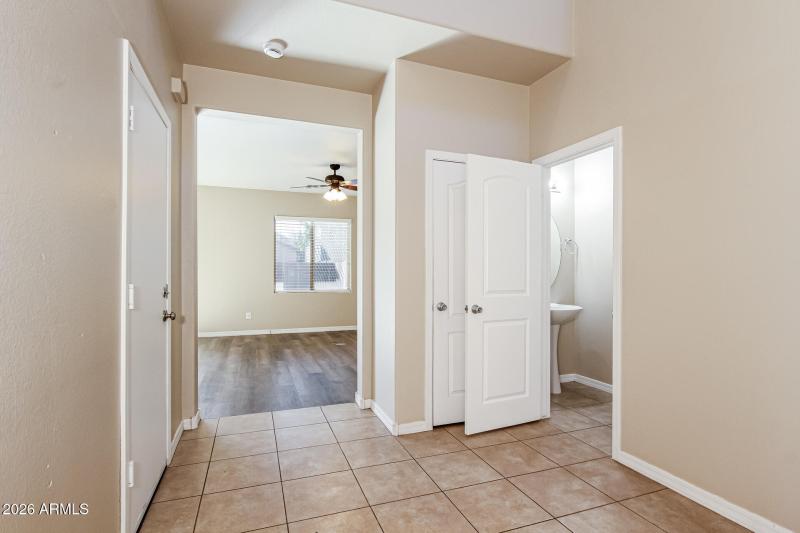 017-photo-bedroom-15036951