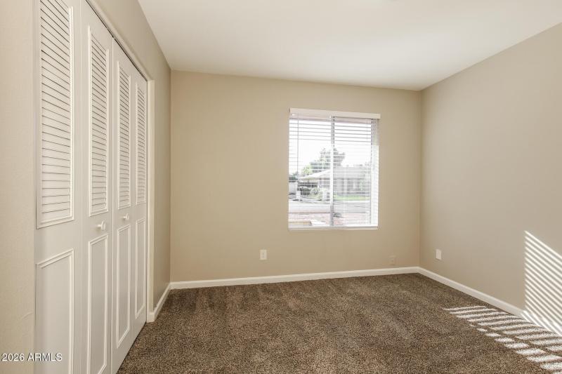 017-photo-bedroom-15047650