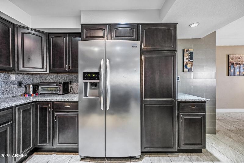 17-7940ECR411-ocupix