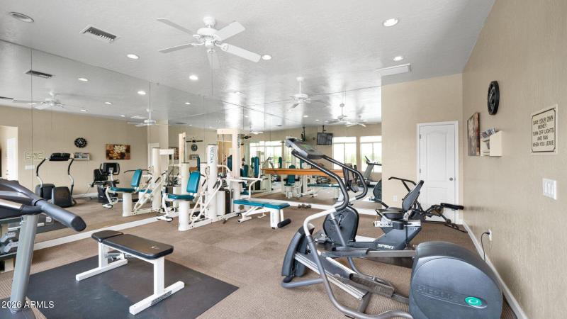 WORKOUT ROOM