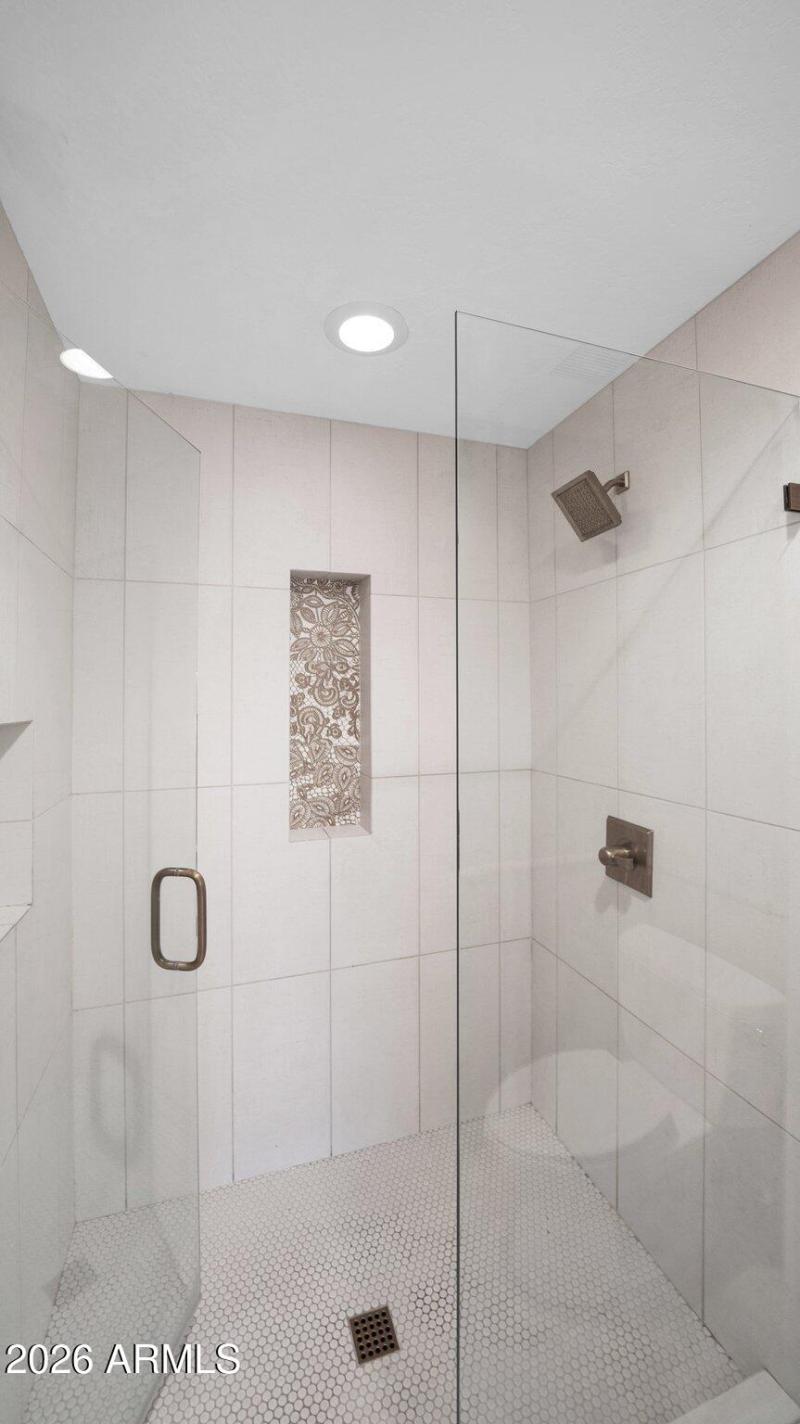 MASTER SHOWER