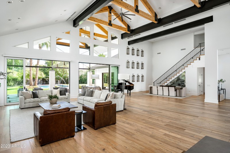 8144 E Del Barquero Dr-14