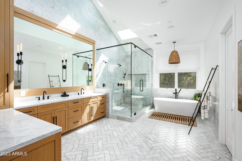 8144 E Del Barquero Dr-35