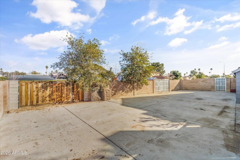 Huge Driveway/RV Space/Boat Storage