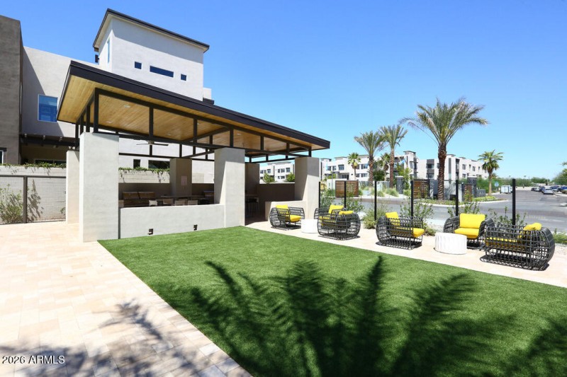 F06EDAA4-D47C-4621-9964-ABC3E5FAA6DE_1_1