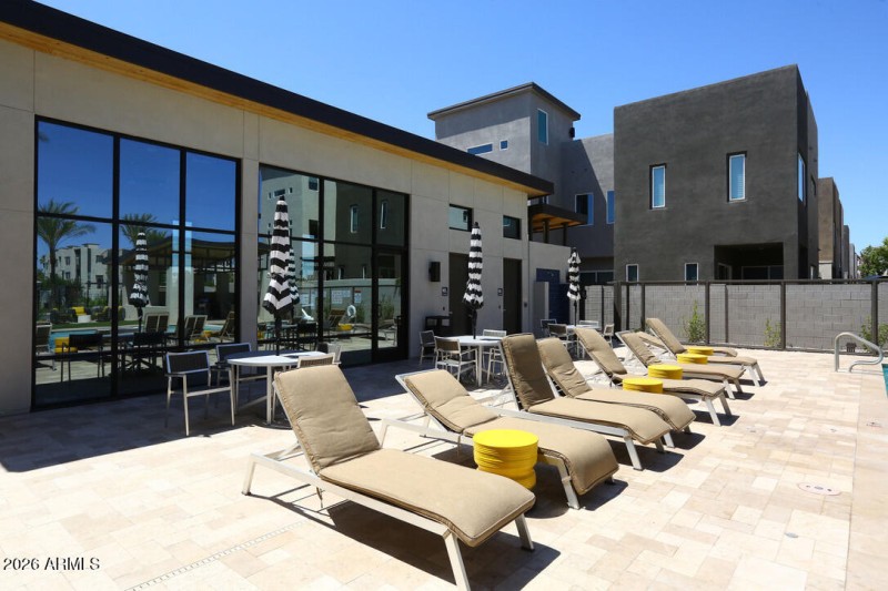 0F7BBF53-FCB3-46F6-B0AA-ED95A1C62D42_1_1