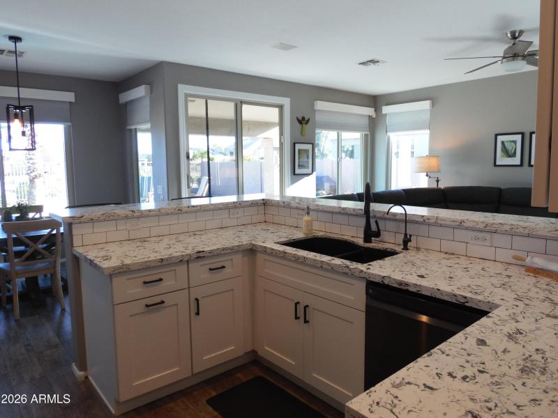 Kitchen breakfast bar