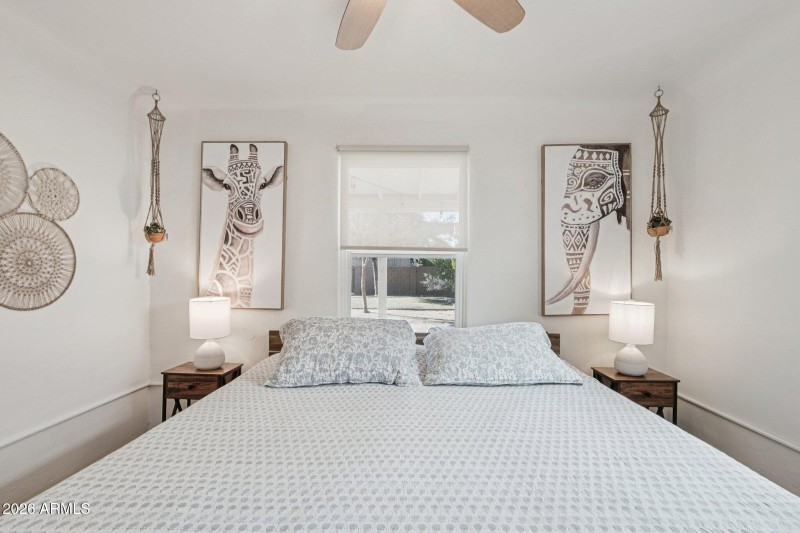 20-web-or-mls-N Mitchell St-S2701-020