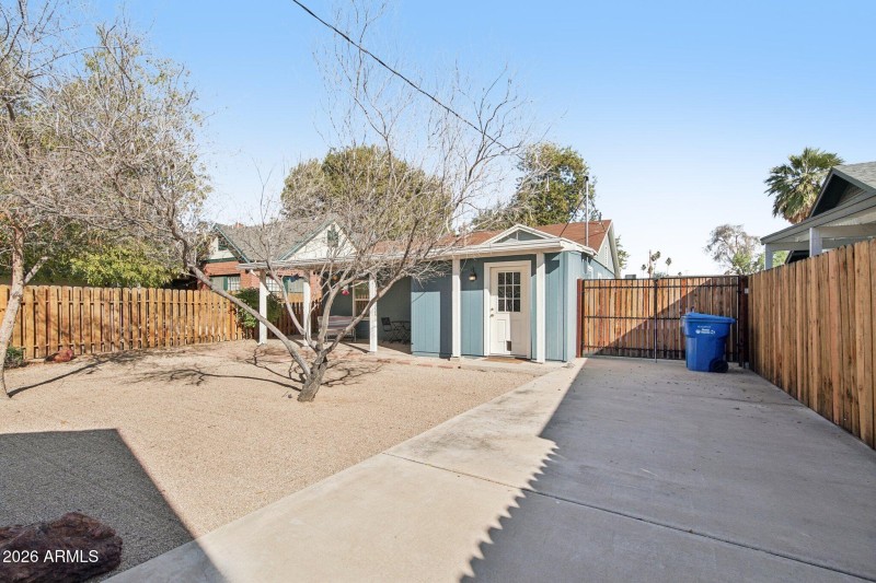 26-web-or-mls-N Mitchell St-S2701-026