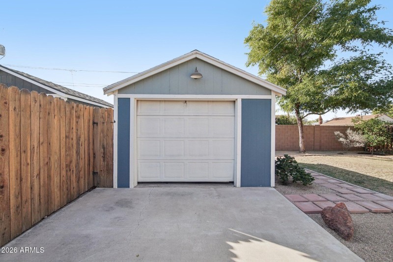 32-web-or-mls-N Mitchell St-S2701-032