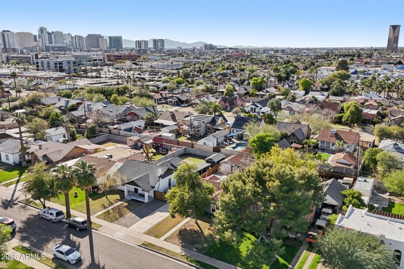 36-web-or-mls-N Mitchell St-S2701-036