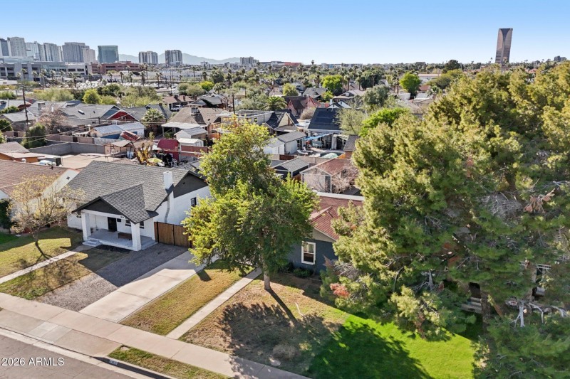 37-web-or-mls-N Mitchell St-S2701-037