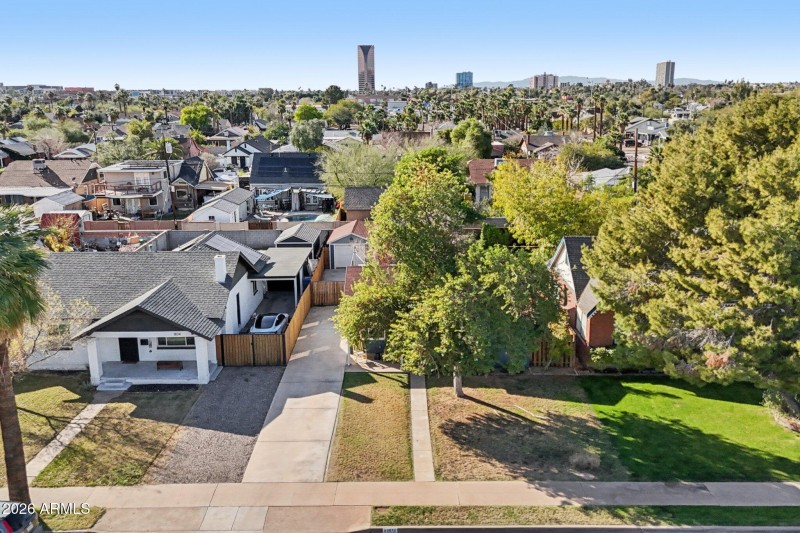 38-web-or-mls-N Mitchell St-S2701-038