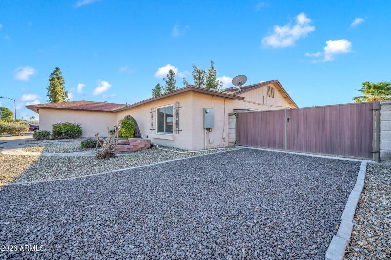 3033 W Kathleen Rd-1_(2048)
