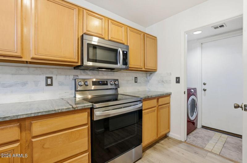 20-web-or-mls-7505 W Kristal Way Glendal