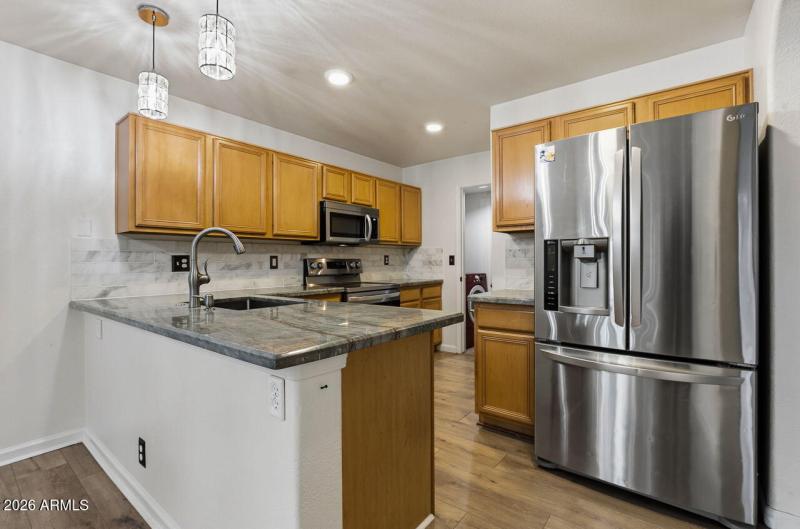 23-web-or-mls-7505 W Kristal Way Glendal