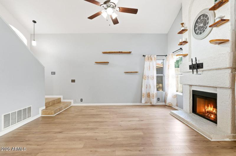 10-web-or-mls-7505 W Kristal Way Glendal