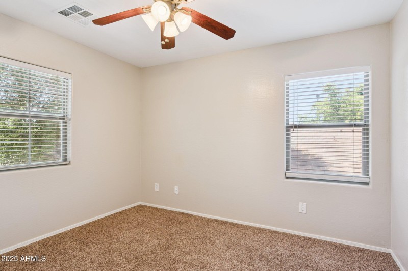 20-web-or-mls-3660-e-hyatt-ln