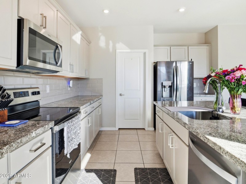 Kitchen | Island & Storage