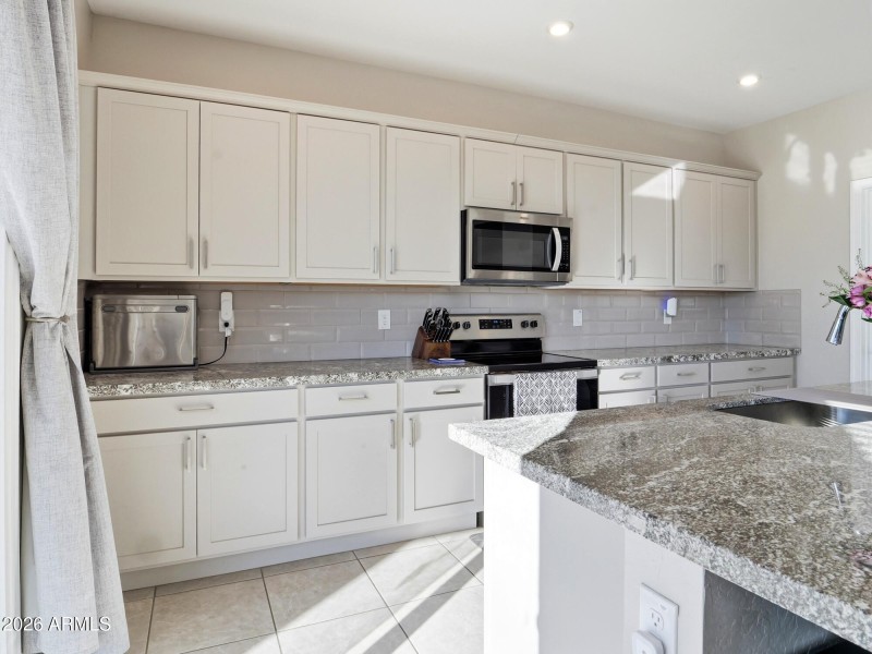 Kitchen | Stainless Appliances