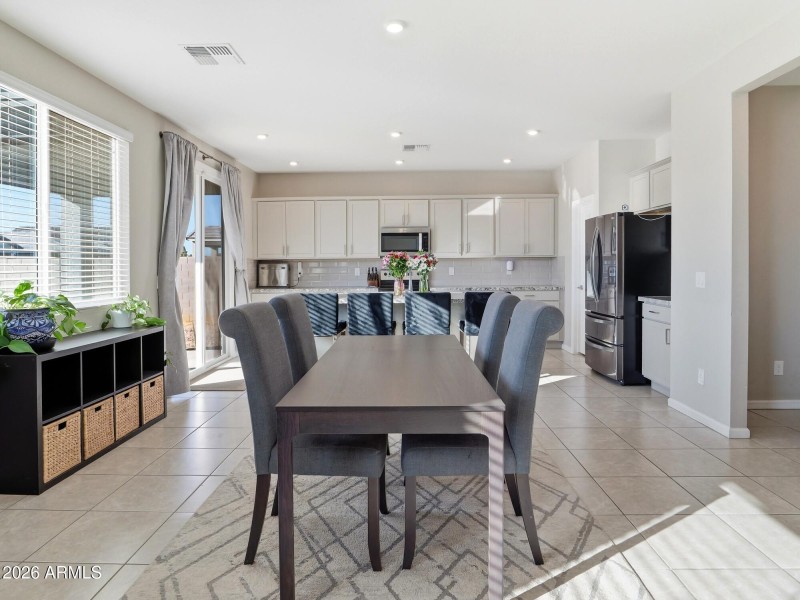 Dining Area | Kitchen Connection