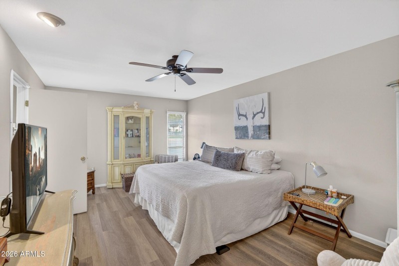 18-web-or-mls-06- N Cameo Dr