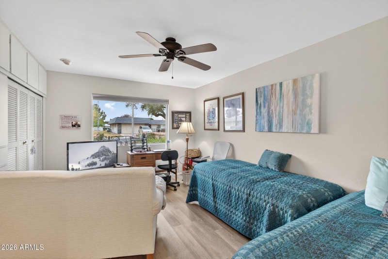 24-web-or-mls-01- N Cameo Dr