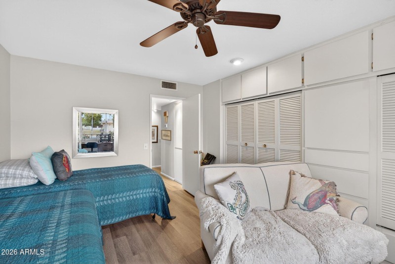 25-web-or-mls-02- N Cameo Dr